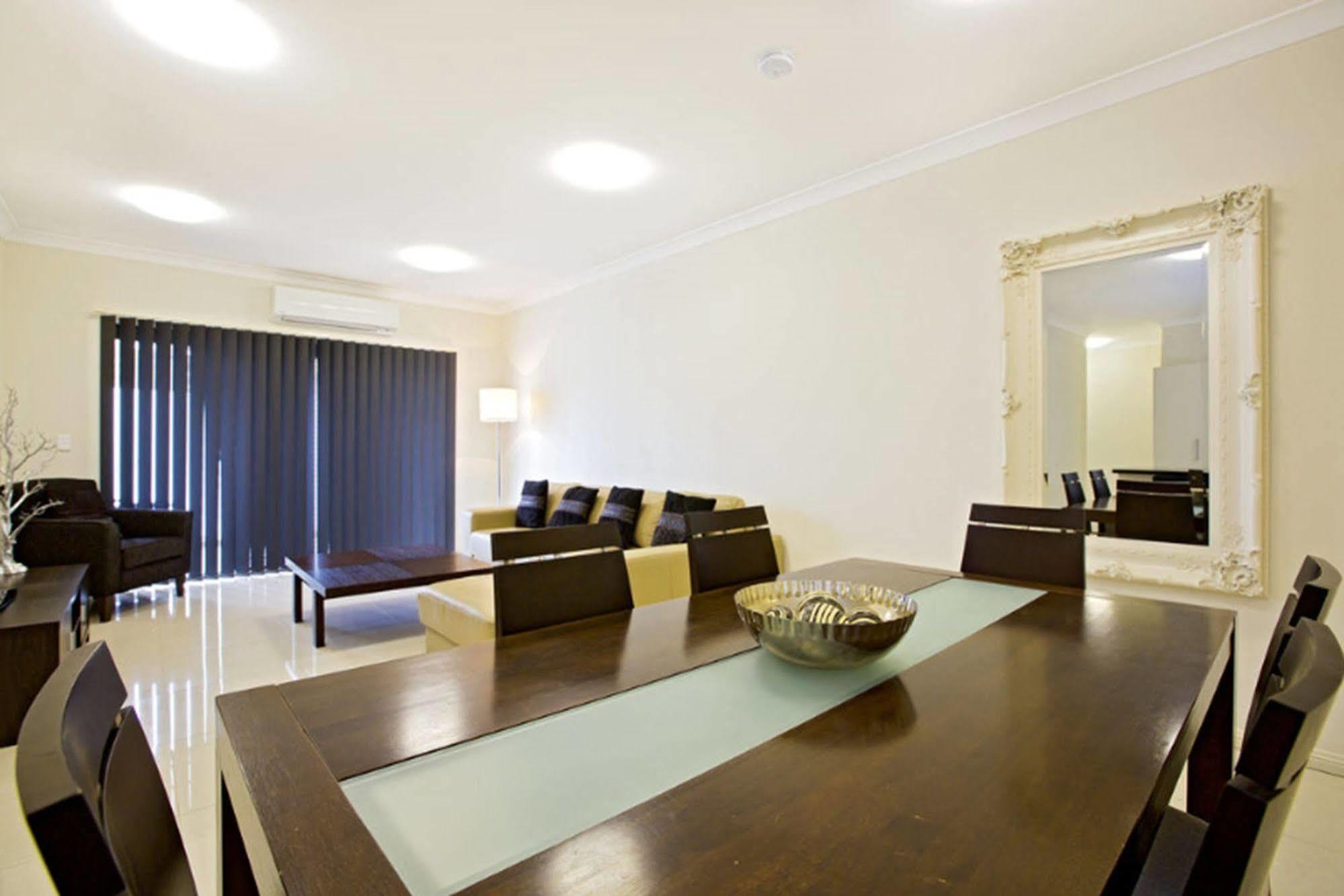 Astina Serviced Apartments - Central Пенрит Экстерьер фото