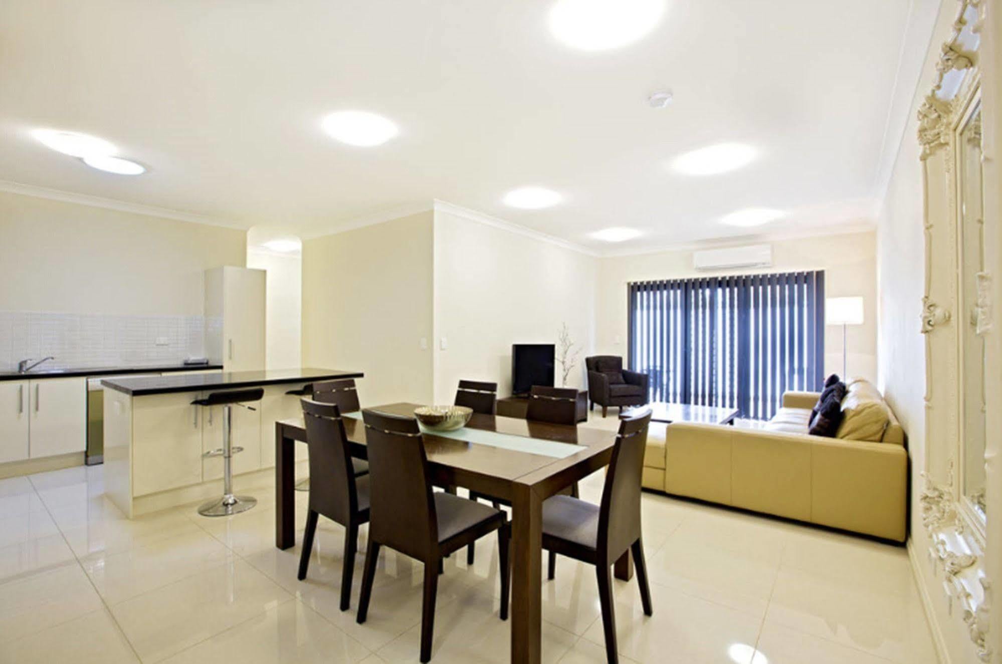 Astina Serviced Apartments - Central Пенрит Экстерьер фото